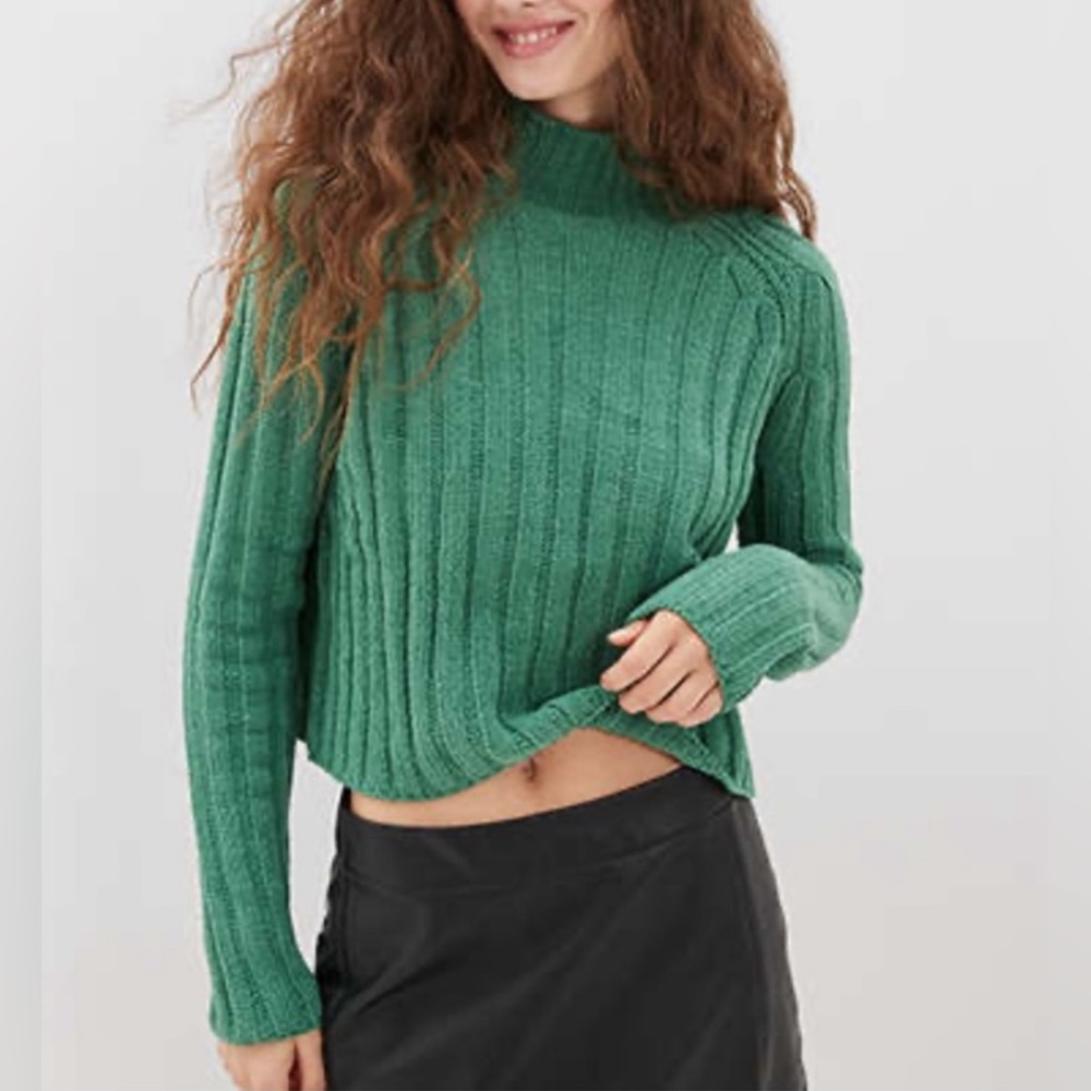 American Eagle Snowsoft Mock Neck Chenille Crop Sweater